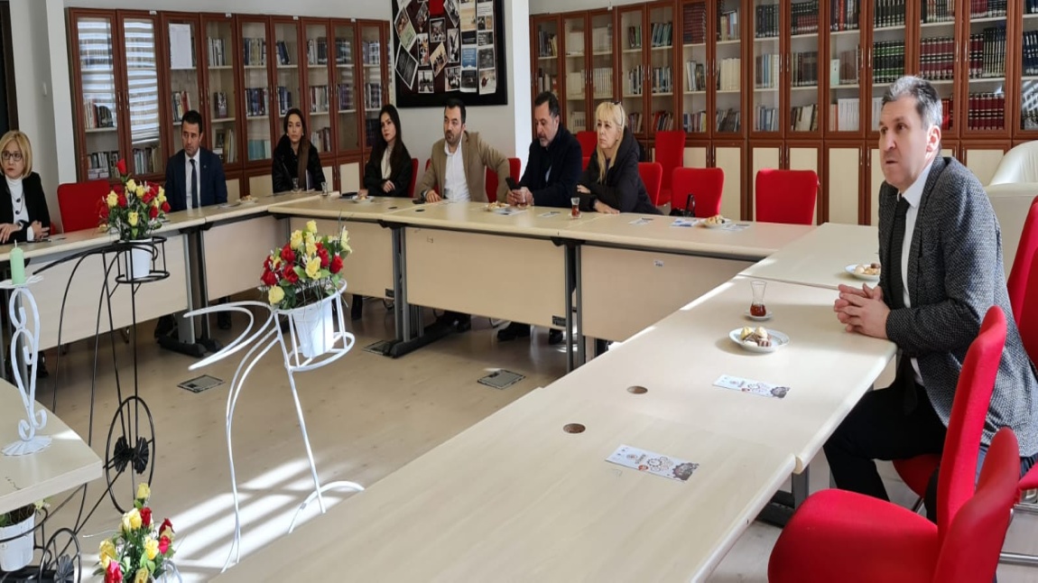 ASO 1.OSB nin misafiri olarak Ankara'da bulunan Yalova Makine İhtisas Organize Sanayi Bölgesi Yönetim Kurulu Üyeleri Okulumuzu ziyaret ederek Okulumuzda uygulanan projeler hakkında bilgi almıştır